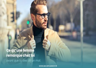 Homme en manteau camel dans la rue — image masculine et conseil en image par Mélody Lannoy